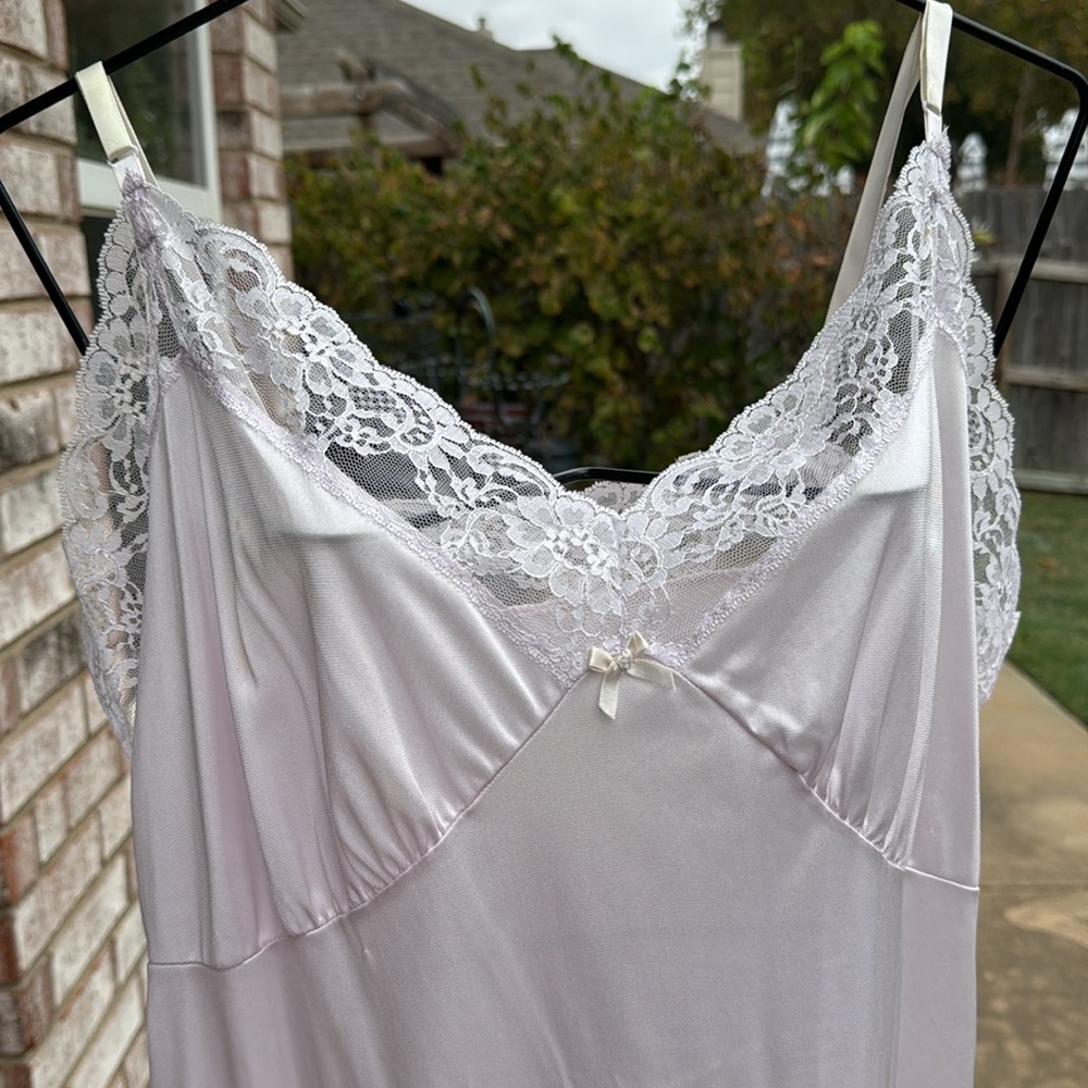 NOS Pale Lavendar Sz 50 SIlky Nylon Full Slip SIlKY USA Made Old Stock As Strap